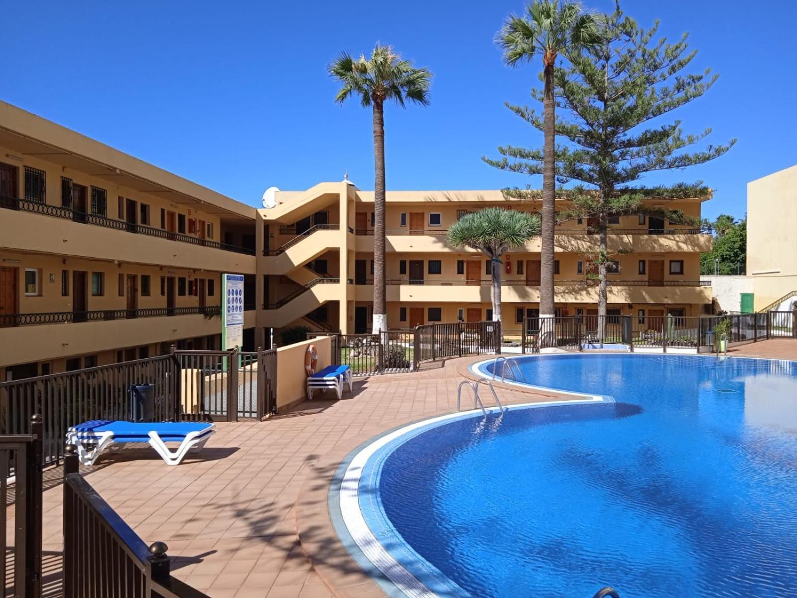 Firstline Apartment Los Cristianos Arona  Exterior photo